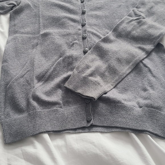 H&M Cardigan - Picture 2 of 3